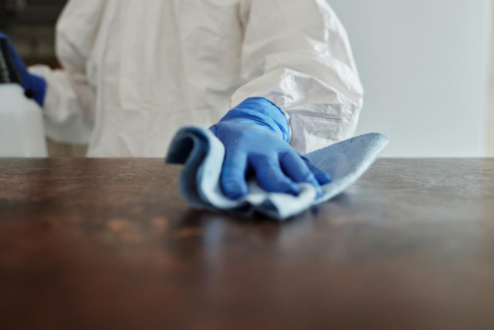 residential-cleaning-surfaces-with-gloves
