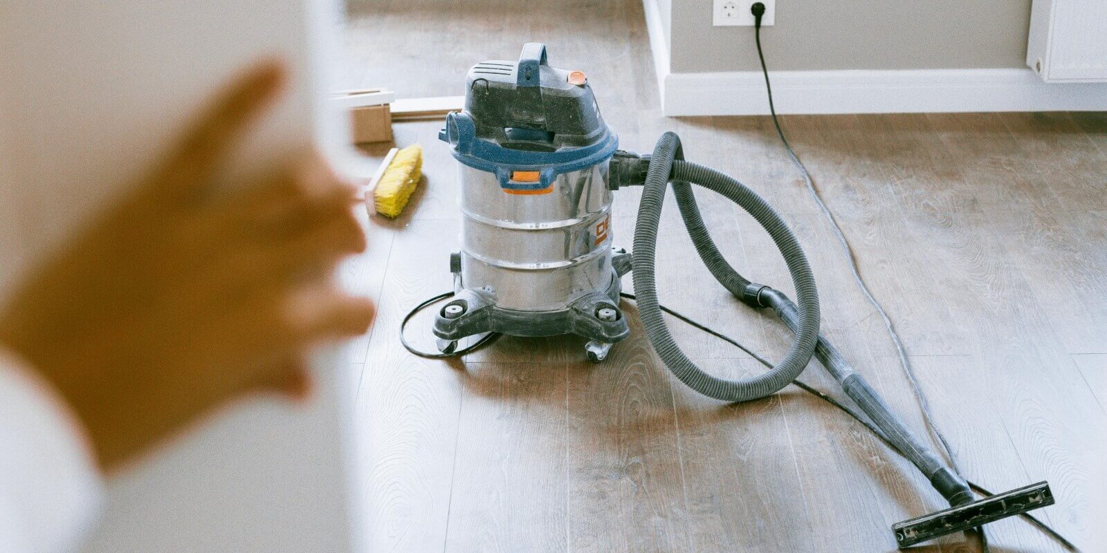 residential-cleaning-cleaning-vacuum-cleaner-interior