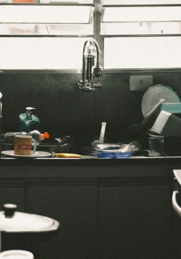 residential-cleaning-kitchen-sink-dishes-washing