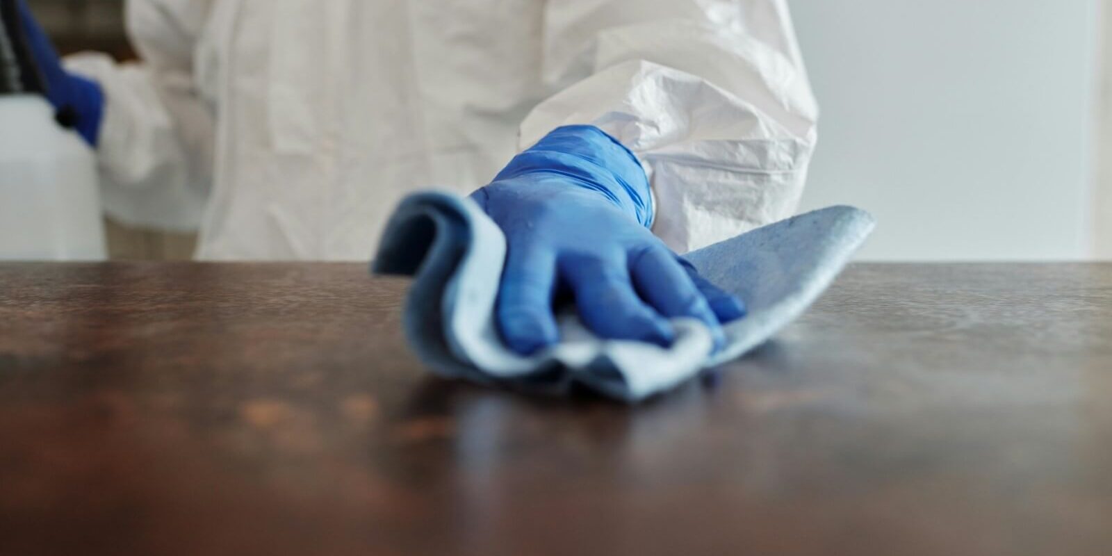 residential-cleaning-surfaces-with-gloves